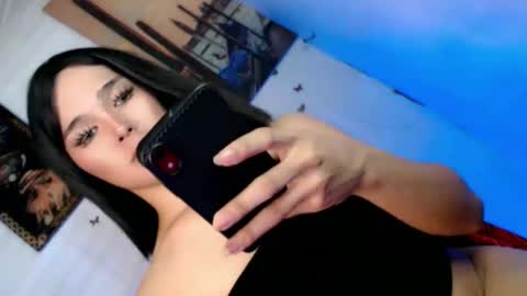 louilalicious online show from February 3, 7:29 am