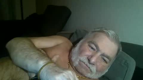 louis_chokdee online show from December 20, 9:06 pm