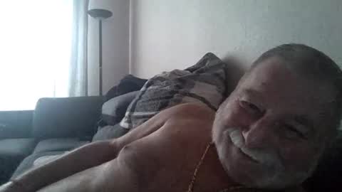 louis_chokdee online show from February 9, 3:45 pm