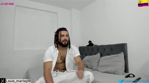 louis_marley_ online show from April 11, 5:06 pm