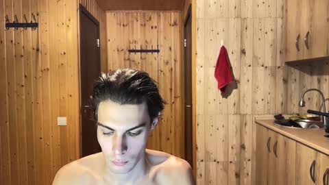 Snapshot of louis_preston chatting on October 21, 1:33 am Mark online show from October 21, 1:33 am