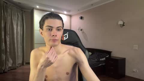 Snapshot of louis_preston chatting on March 1, 4:00 pm Mark online show from March 1, 4:00 pm