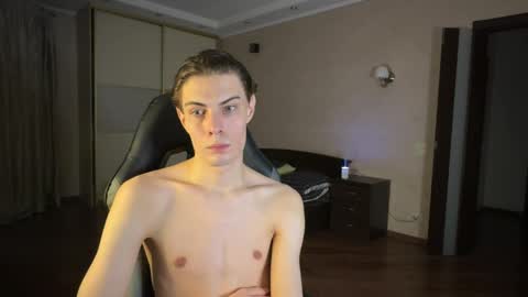 Snapshot of louis_preston chatting on February 25, 7:38 pm Mark online show from February 25, 7:38 pm