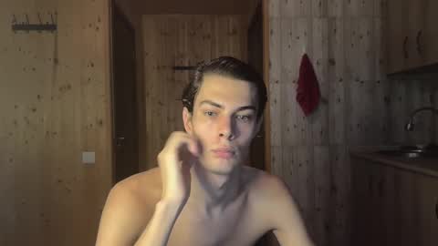 Snapshot of louis_preston chatting on October 28, 4:35 am Mark online show from October 28, 4:35 am