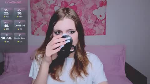 LouiseKane online show from June 27, 3:07 pm