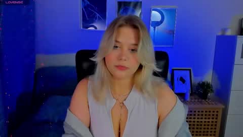 Loise online show from October 25, 3:45 pm