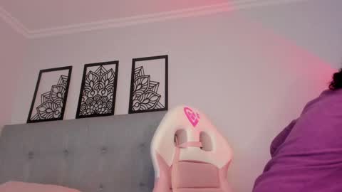 Lourrein Stoun   Independiente online show from January 5, 10:50 pm