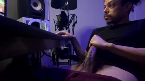 Snapshot of love4heelz chatting on February 10, 7:15 am Prynce online show from February 10, 7:15 am