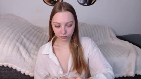 love bella  online show from April 6, 12:19 am