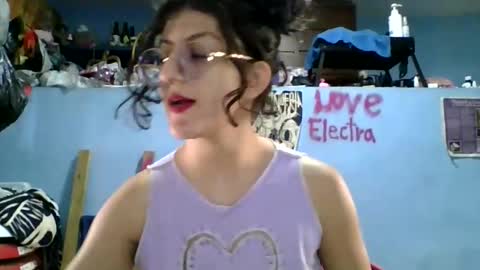 Snapshot of love_electra chatting on October 25, 2:28 pm love_electra online show from October 25, 2:28 pm