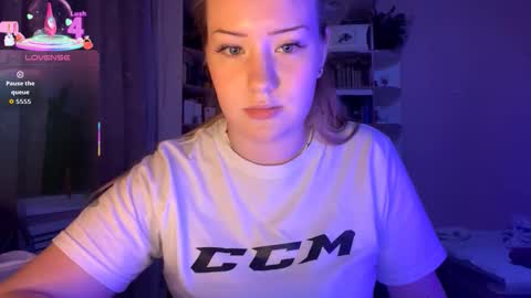 Megan online show from September 18, 5:39 pm