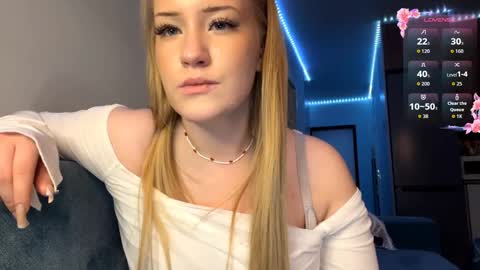 Megan online show from December 17, 7:53 pm