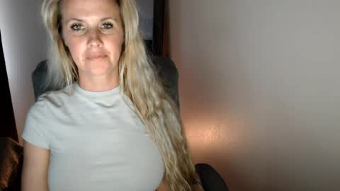 LoVe On  online show from July 13, 1:53 am
