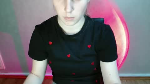 Vivian online show from December 18, 1:17 pm