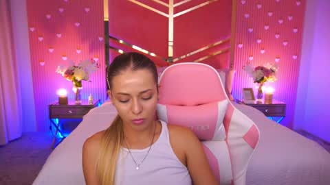 loveedove online show from July 20, 12:18 pm