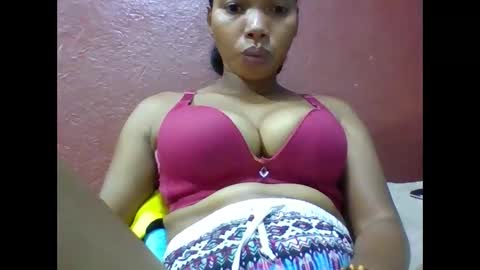 loveinlife750427 online show from March 3, 7:48 am