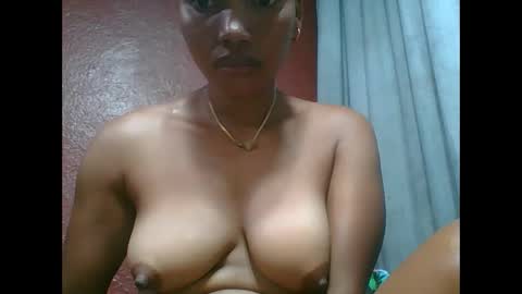 loveinlife750427 online show from November 11, 5:42 am