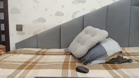 lovellykitty online show from November 4, 7:10 am