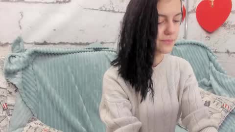 lovely__audrey online show from November 18, 1:30 am