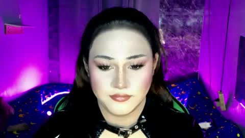 lovely_coleen online show from December 3, 9:48 pm