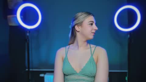 Bella 3 online show from January 13, 4:37 pm