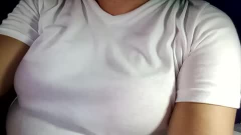 lovely_orchid online show from January 7, 5:12 am