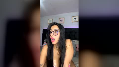 lovely violet13 online show from May 14, 10:52 pm