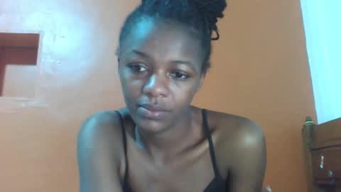 Snapshot of lovely_yvonne chatting on October 7, 8:49 pm Lovely yvonne online show from October 7, 8:49 pm