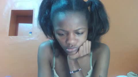 Snapshot of lovely_yvonne chatting on October 20, 8:36 pm Lovely yvonne online show from October 20, 8:36 pm
