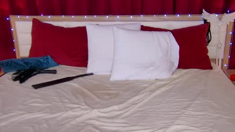 Caroline online show from March 10, 7:44 am