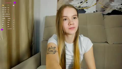 lovelygracee online show from September 18, 7:07 pm