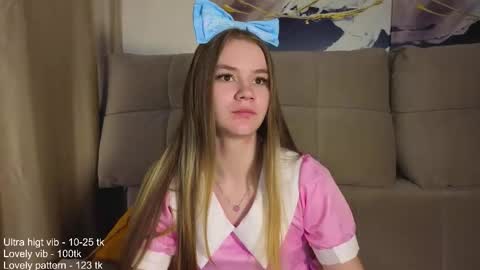 lovelygracee online show from October 31, 2:28 pm