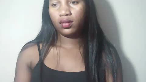 lovelylarra online show from April 13, 9:13 am