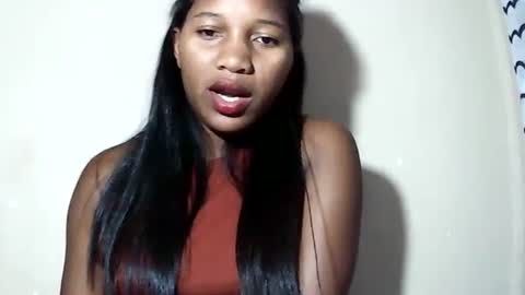 lovelylarra online show from June 13, 6:40 pm