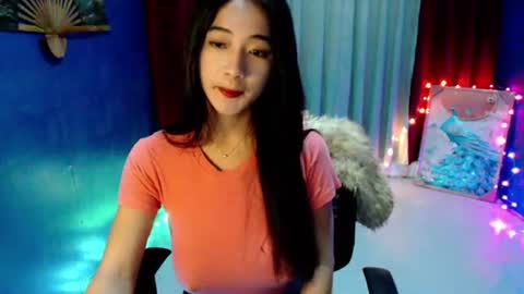 lovelypetite143 online show from June 11, 7:12 pm