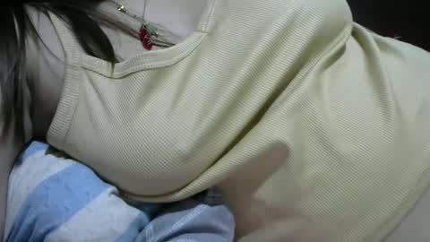 Snapshot of lovelyysabelle chatting on December 15, 9:45 am Alex online show from December 15, 9:45 am