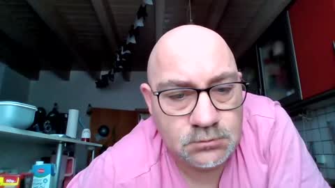 lover010983 online show from February 24, 8:27 am