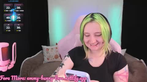 Emmy online show from December 3, 7:03 pm