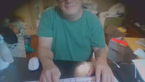 Papi Chulo online show from June 11, 6:33 am