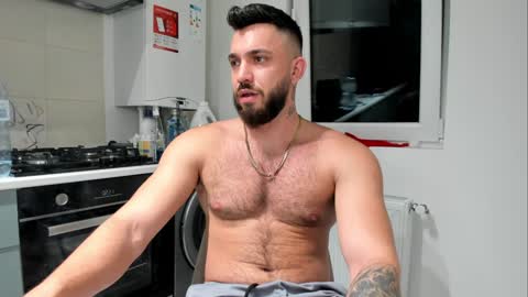 Snapshot of lovermike_ chatting on December 6, 11:19 pm Mike online show from December 6, 11:19 pm