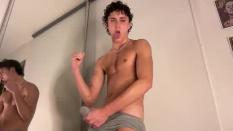 Leo Loves online show from April 15, 2:31 pm