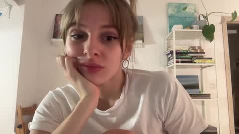 lovesstation online show from February 3, 11:36 pm