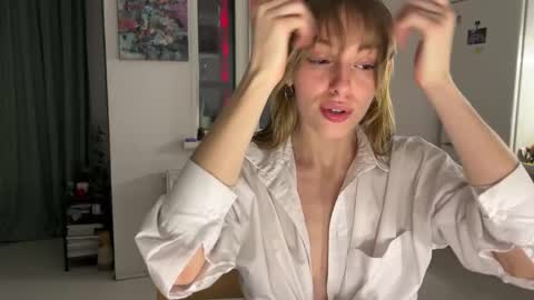 lovesstation online show from January 20, 3:28 pm