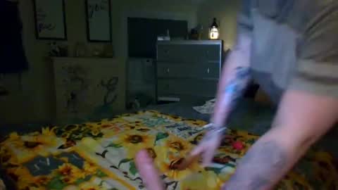 Snapshot of lovetubes101 chatting on March 5, 2:03 am lovetubes101 online show from March 5, 2:03 am