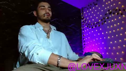 lovexjuxn77 online show from June 21, 10:05 pm