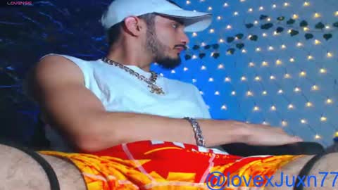 lovexjuxn77 online show from July 18, 11:18 pm