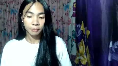 loving_rhean online show from July 1, 10:57 am