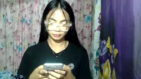 loving_rhean online show from June 30, 10:47 am