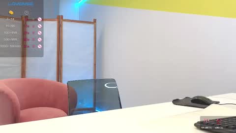 Vikkkk  online show from March 10, 3:30 pm