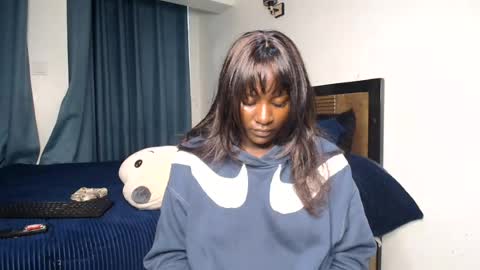 loyalcutie online show from July 30, 5:19 am